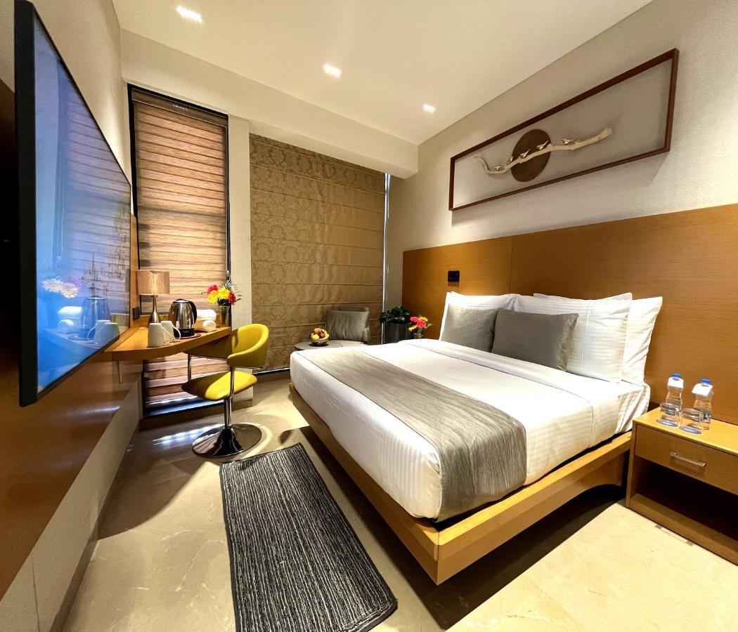 Morvee Alipore Hotel