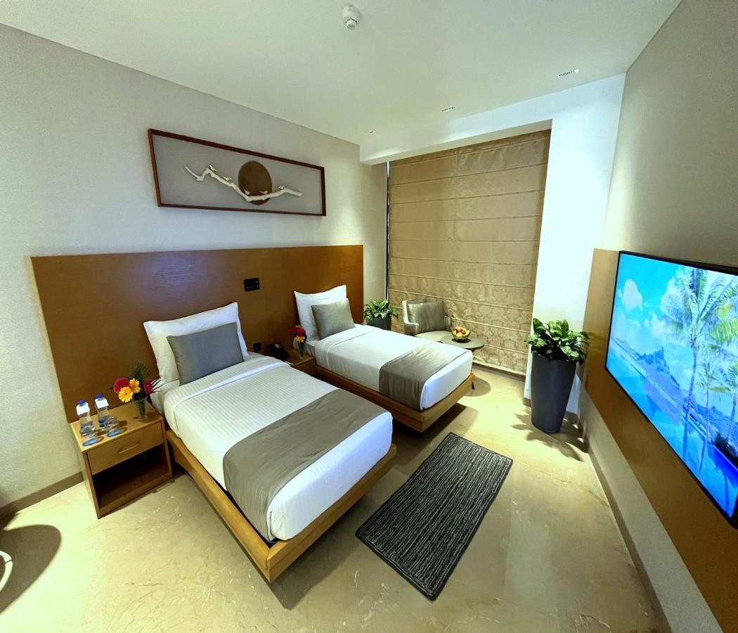 Morvee Alipore 3*